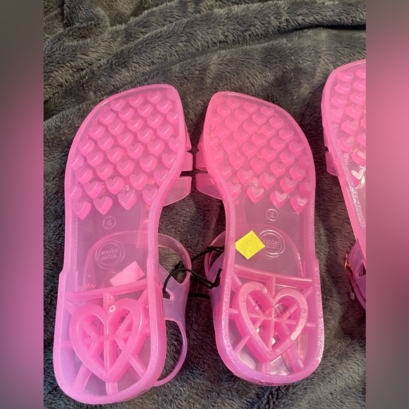 NNT wonder nation pink w/rhinestones/buckle up sandals available sizes in 4 & 5 - Picture 6 of 9